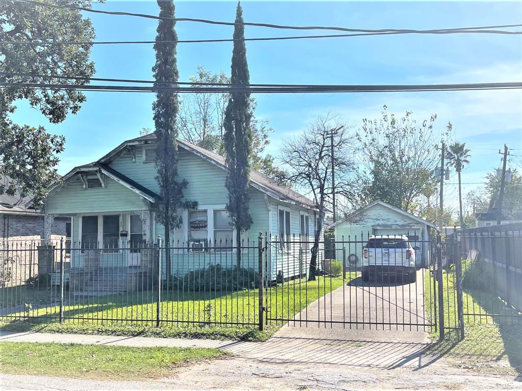 1230 1 Aurora Street, Houston, Texas 77009, 3 Bedrooms Bedrooms, 3 Rooms Rooms,1 BathroomBathrooms,Single-family,For Sale,Aurora,42729077