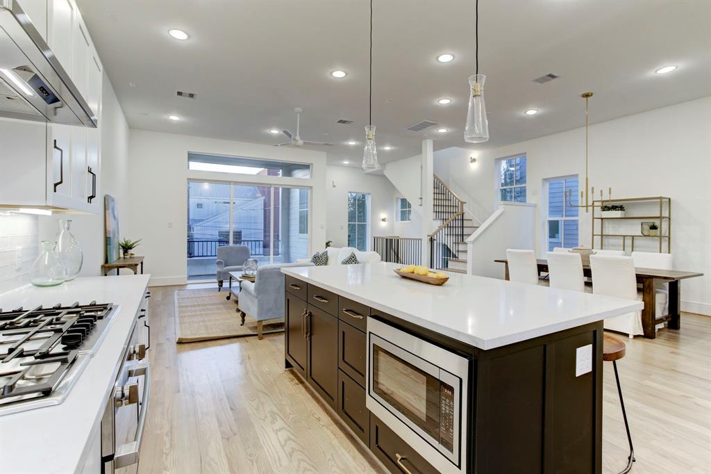 808 3 Detering Street, Houston, Texas 77007, 3 Bedrooms Bedrooms, 11 Rooms Rooms,3 BathroomsBathrooms,Single-family,For Sale,Detering,85702519