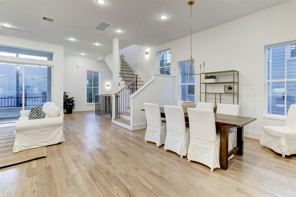 808 3 Detering Street, Houston, Texas 77007, 3 Bedrooms Bedrooms, 11 Rooms Rooms,3 BathroomsBathrooms,Single-family,For Sale,Detering,85702519