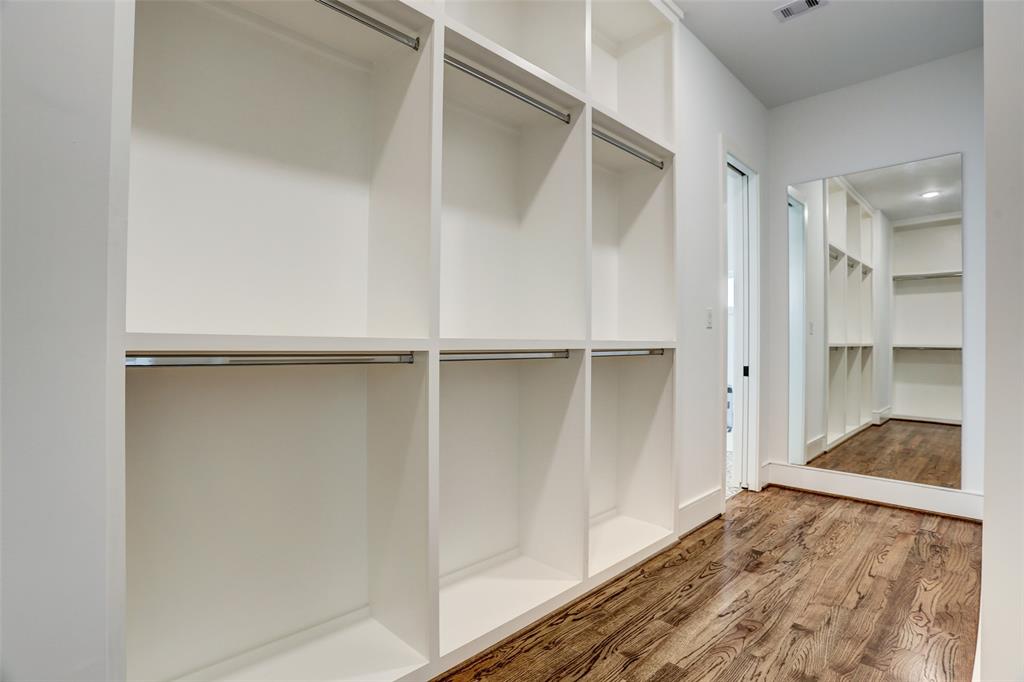 808 3 Detering Street, Houston, Texas 77007, 3 Bedrooms Bedrooms, 11 Rooms Rooms,3 BathroomsBathrooms,Single-family,For Sale,Detering,85702519
