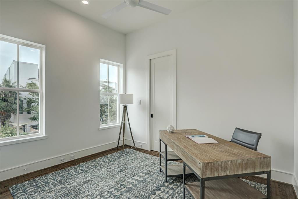 808 3 Detering Street, Houston, Texas 77007, 3 Bedrooms Bedrooms, 11 Rooms Rooms,3 BathroomsBathrooms,Single-family,For Sale,Detering,85702519