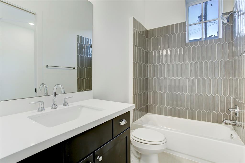 808 3 Detering Street, Houston, Texas 77007, 3 Bedrooms Bedrooms, 11 Rooms Rooms,3 BathroomsBathrooms,Single-family,For Sale,Detering,85702519
