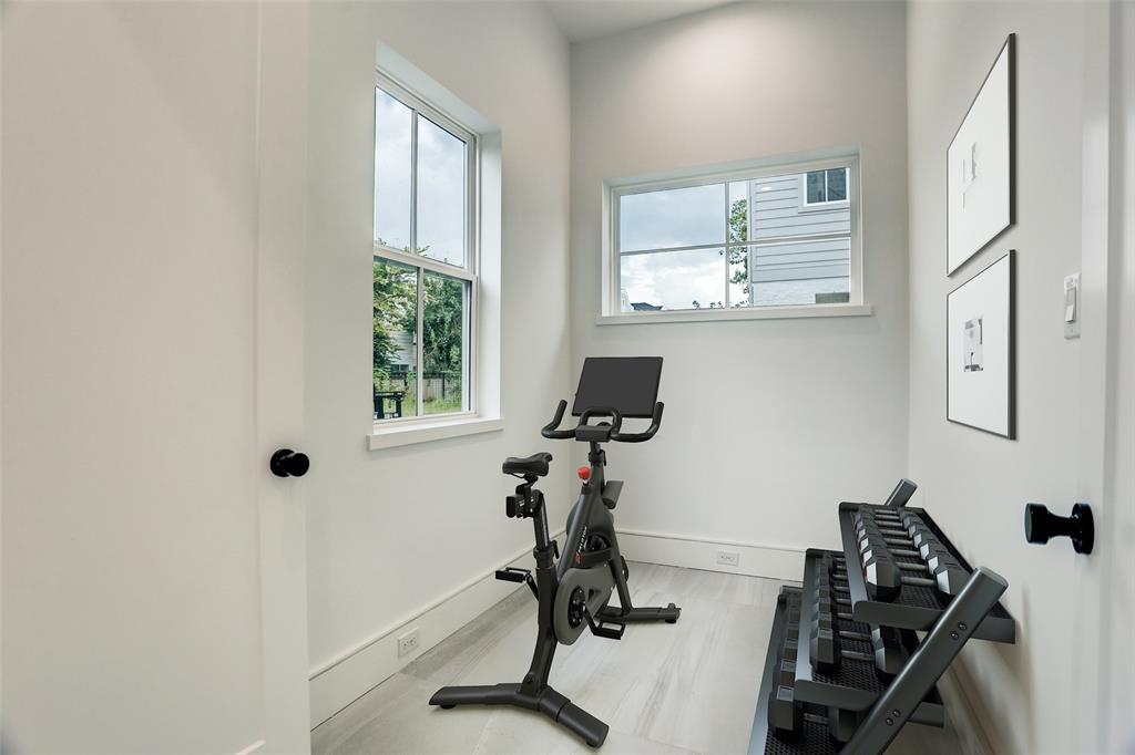 808 3 Detering Street, Houston, Texas 77007, 3 Bedrooms Bedrooms, 11 Rooms Rooms,3 BathroomsBathrooms,Single-family,For Sale,Detering,85702519