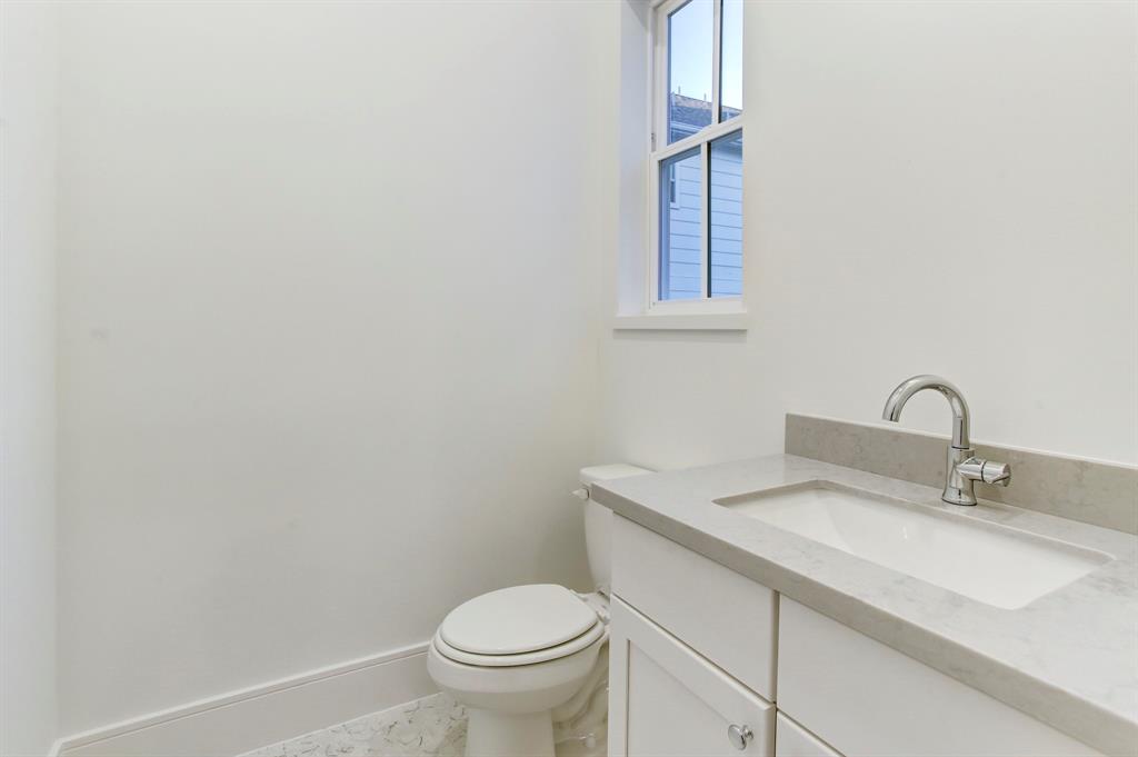 808 3 Detering Street, Houston, Texas 77007, 3 Bedrooms Bedrooms, 11 Rooms Rooms,3 BathroomsBathrooms,Single-family,For Sale,Detering,85702519