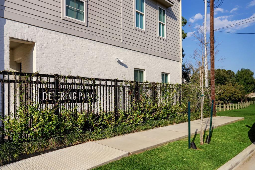 808 3 Detering Street, Houston, Texas 77007, 3 Bedrooms Bedrooms, 11 Rooms Rooms,3 BathroomsBathrooms,Single-family,For Sale,Detering,85702519