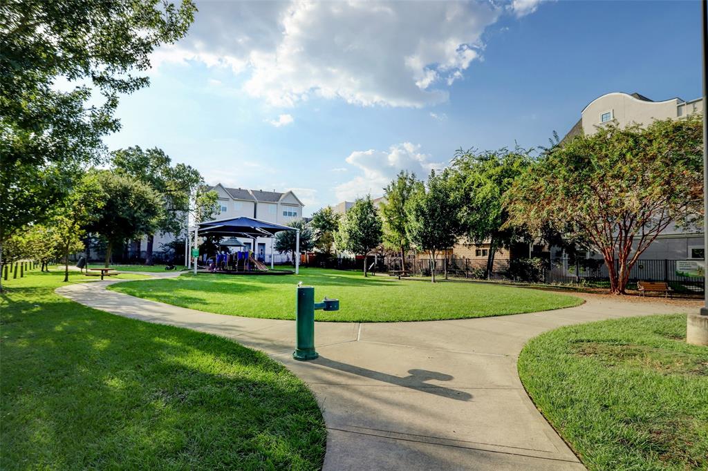 808 3 Detering Street, Houston, Texas 77007, 3 Bedrooms Bedrooms, 11 Rooms Rooms,3 BathroomsBathrooms,Single-family,For Sale,Detering,85702519