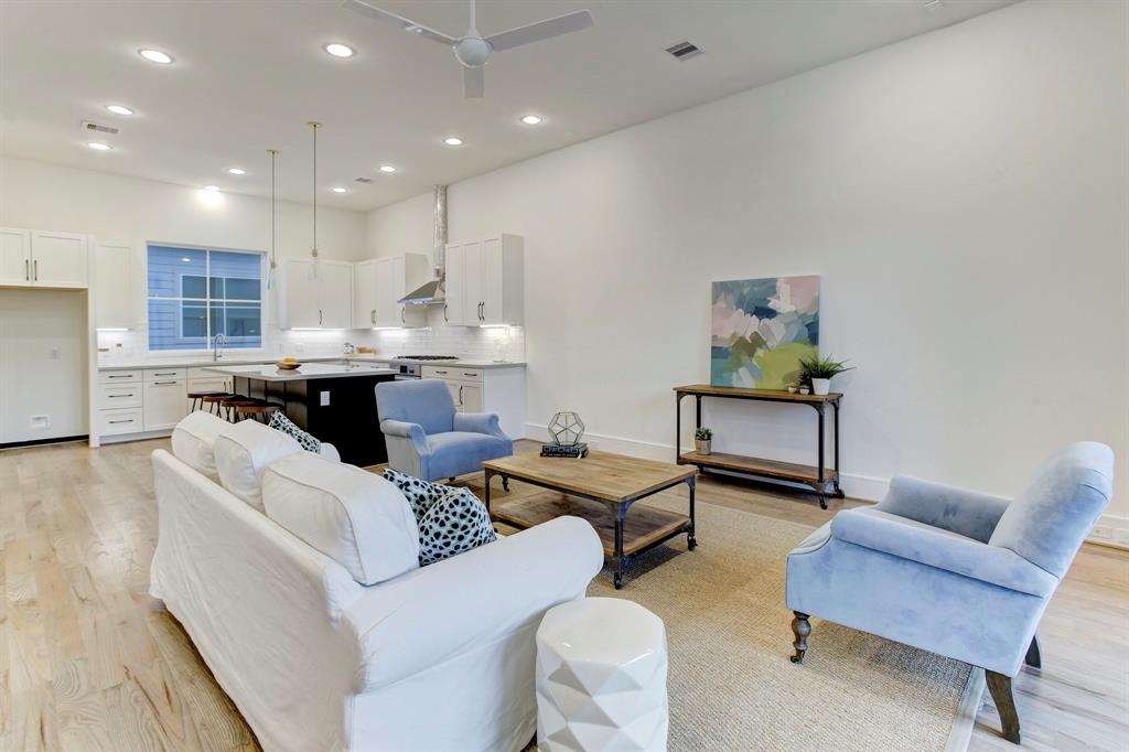 808 3 Detering Street, Houston, Texas 77007, 3 Bedrooms Bedrooms, 11 Rooms Rooms,3 BathroomsBathrooms,Single-family,For Sale,Detering,85702519