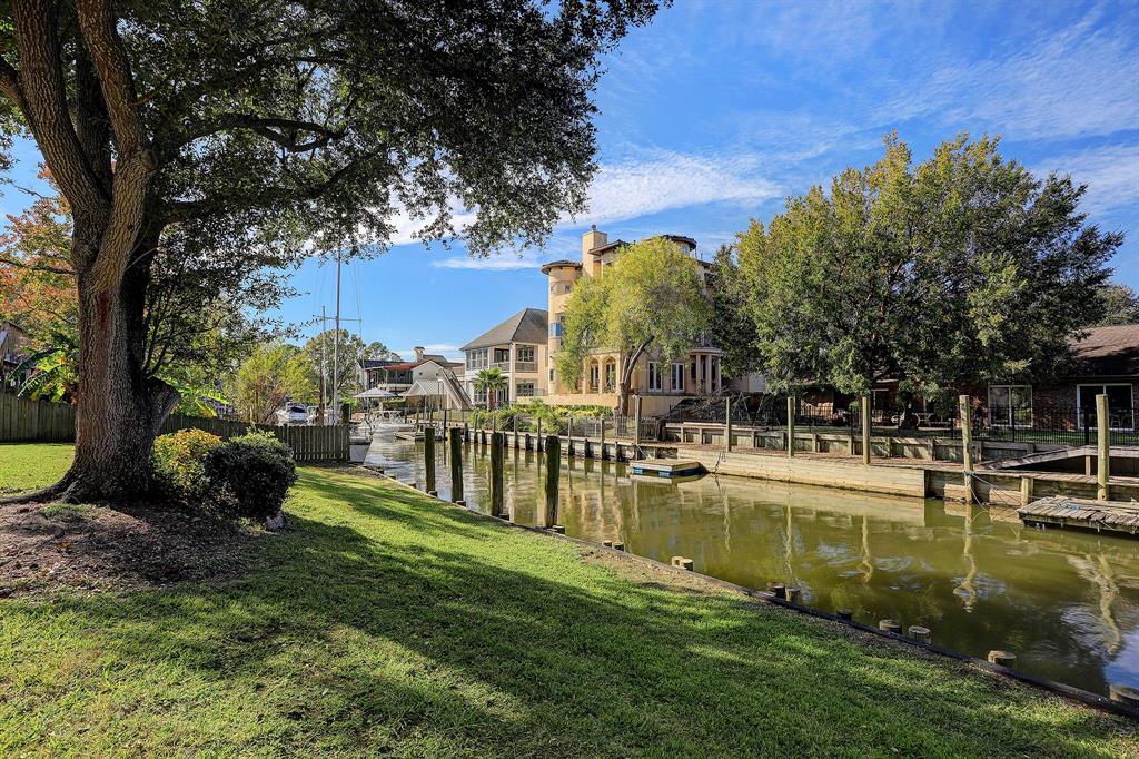 69 2 Harbor Lane, Kemah, Texas 77565, 3 Bedrooms Bedrooms, 7 Rooms Rooms,2 BathroomsBathrooms,Single-family,For Sale,Harbor,18258455