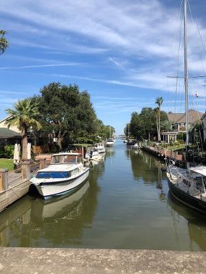 69 2 Harbor Lane, Kemah, Texas 77565, 3 Bedrooms Bedrooms, 7 Rooms Rooms,2 BathroomsBathrooms,Single-family,For Sale,Harbor,18258455