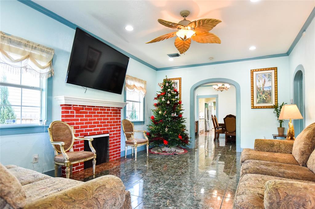 3015 1 Avenue R, Galveston, Texas 77550, 4 Bedrooms Bedrooms, 7 Rooms Rooms,2 BathroomsBathrooms,Single-family,For Sale,Avenue R,65491997