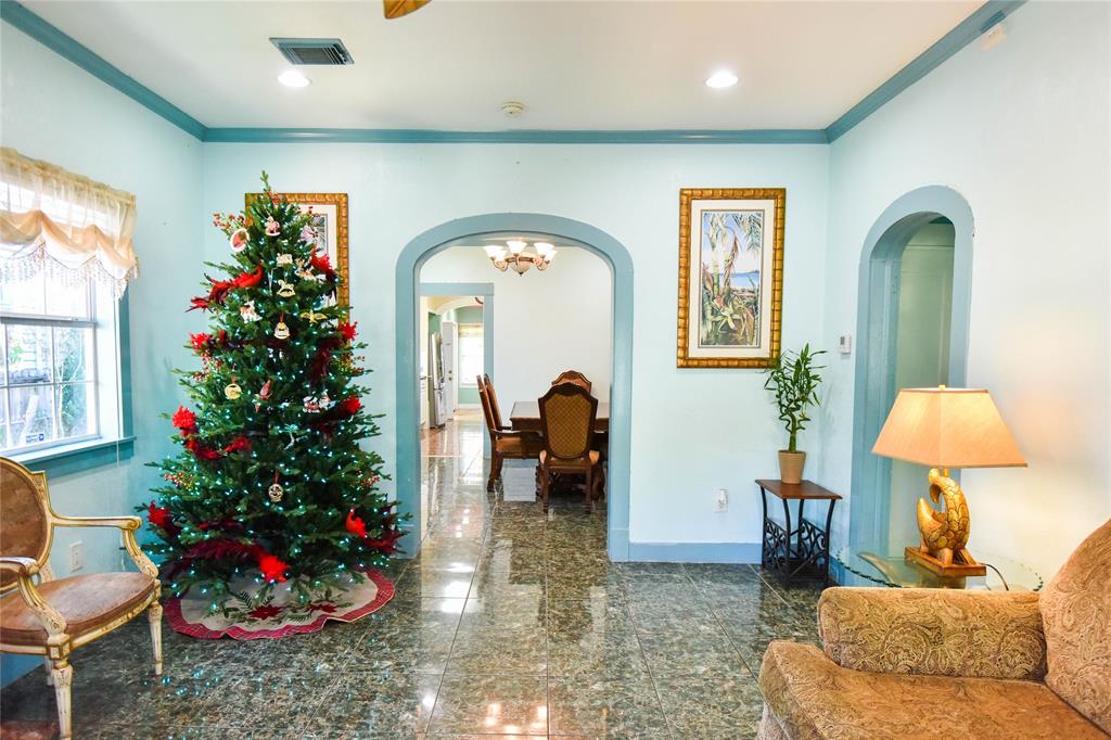 3015 1 Avenue R, Galveston, Texas 77550, 4 Bedrooms Bedrooms, 7 Rooms Rooms,2 BathroomsBathrooms,Single-family,For Sale,Avenue R,65491997