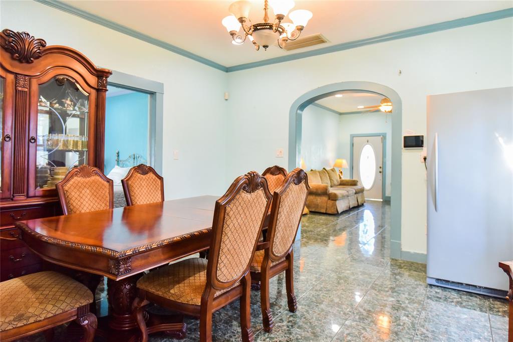 3015 1 Avenue R, Galveston, Texas 77550, 4 Bedrooms Bedrooms, 7 Rooms Rooms,2 BathroomsBathrooms,Single-family,For Sale,Avenue R,65491997