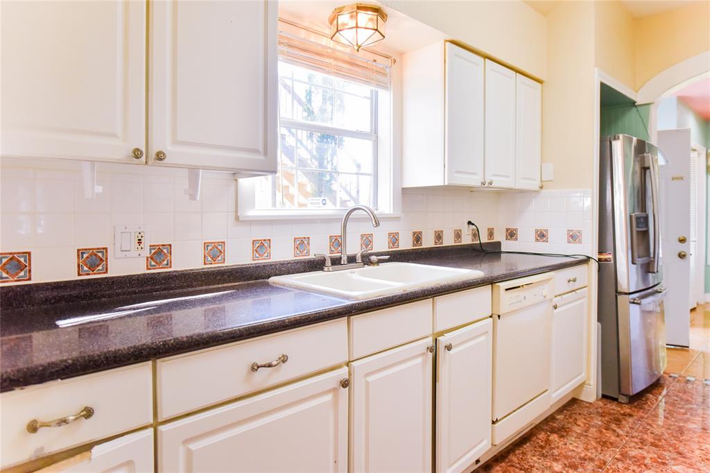 3015 1 Avenue R, Galveston, Texas 77550, 4 Bedrooms Bedrooms, 7 Rooms Rooms,2 BathroomsBathrooms,Single-family,For Sale,Avenue R,65491997