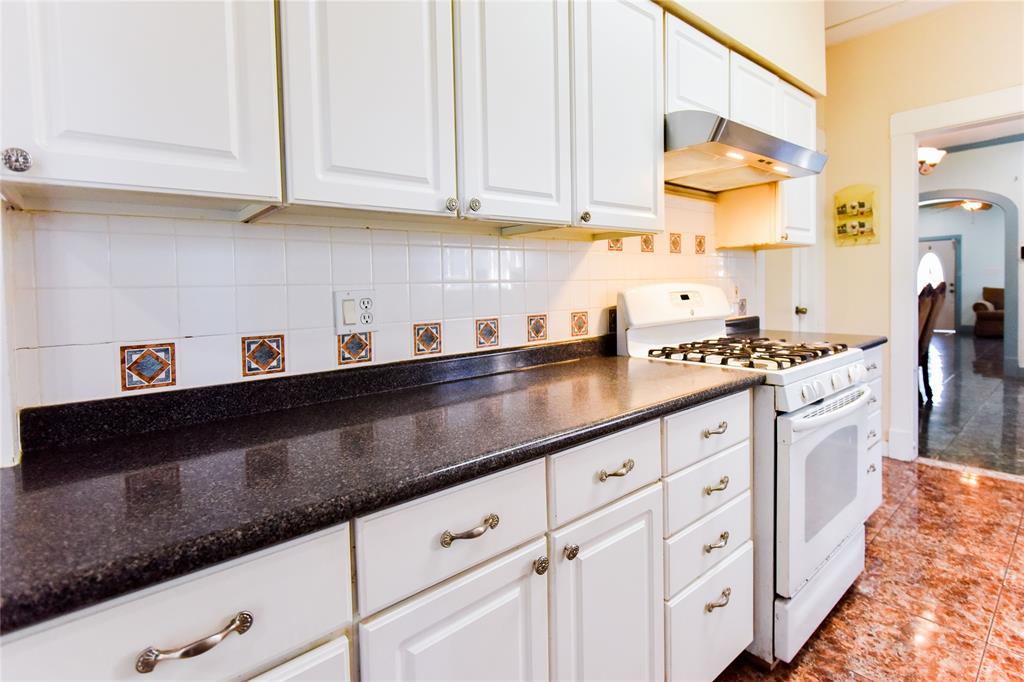 3015 1 Avenue R, Galveston, Texas 77550, 4 Bedrooms Bedrooms, 7 Rooms Rooms,2 BathroomsBathrooms,Single-family,For Sale,Avenue R,65491997