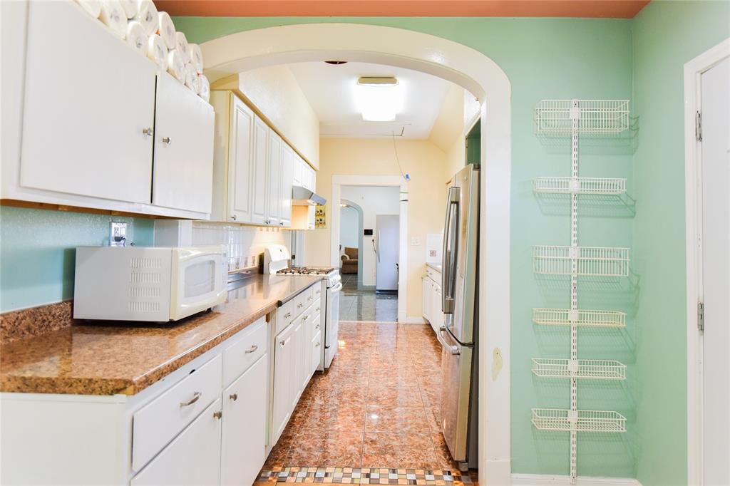 3015 1 Avenue R, Galveston, Texas 77550, 4 Bedrooms Bedrooms, 7 Rooms Rooms,2 BathroomsBathrooms,Single-family,For Sale,Avenue R,65491997
