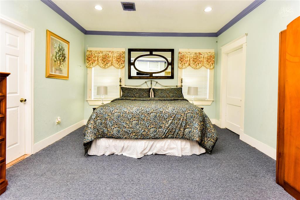 3015 1 Avenue R, Galveston, Texas 77550, 4 Bedrooms Bedrooms, 7 Rooms Rooms,2 BathroomsBathrooms,Single-family,For Sale,Avenue R,65491997