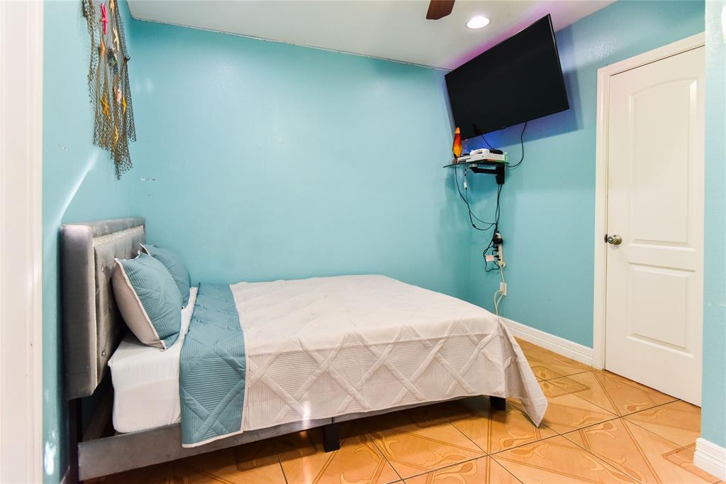3015 1 Avenue R, Galveston, Texas 77550, 4 Bedrooms Bedrooms, 7 Rooms Rooms,2 BathroomsBathrooms,Single-family,For Sale,Avenue R,65491997