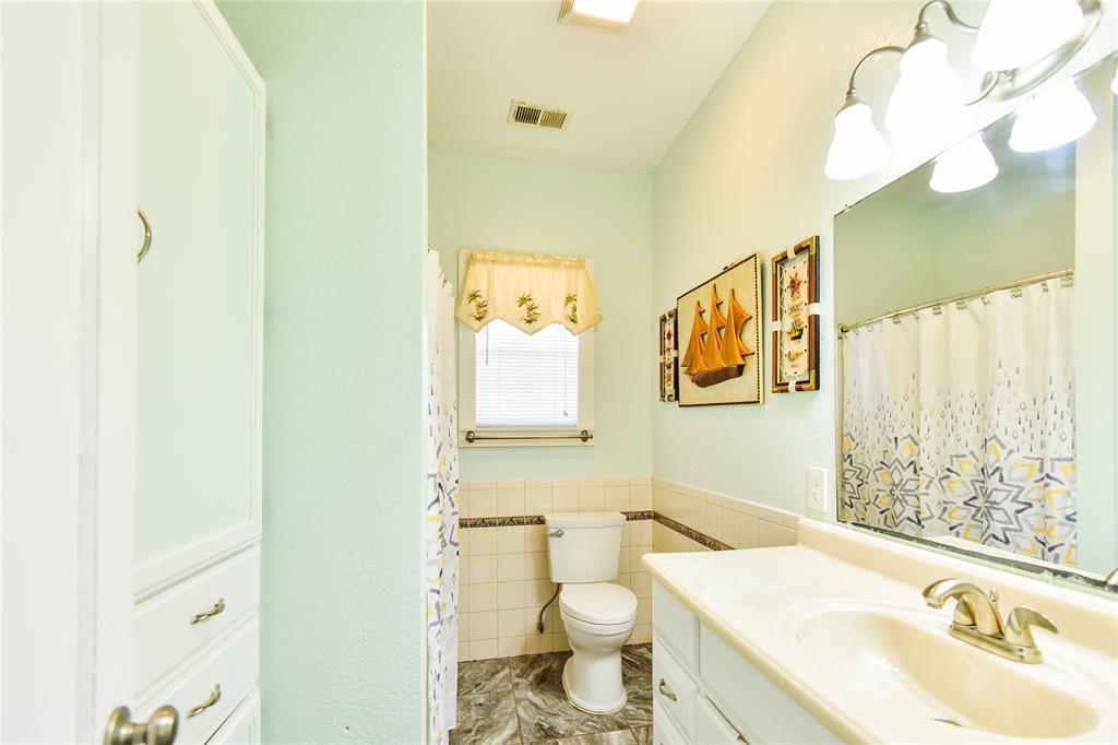 3015 1 Avenue R, Galveston, Texas 77550, 4 Bedrooms Bedrooms, 7 Rooms Rooms,2 BathroomsBathrooms,Single-family,For Sale,Avenue R,65491997