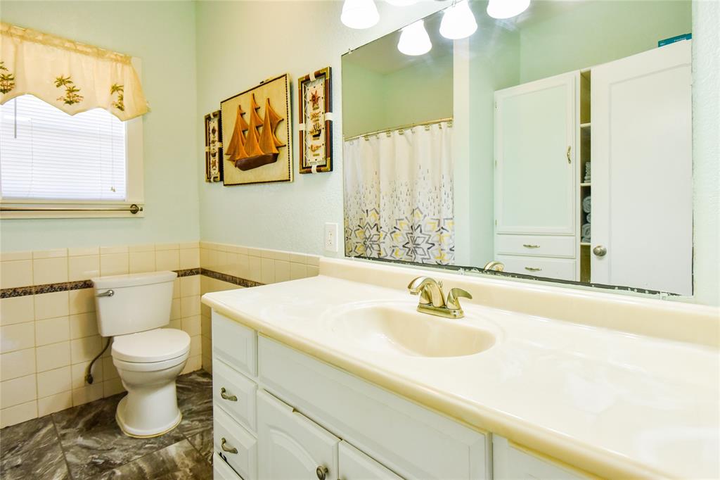 3015 1 Avenue R, Galveston, Texas 77550, 4 Bedrooms Bedrooms, 7 Rooms Rooms,2 BathroomsBathrooms,Single-family,For Sale,Avenue R,65491997