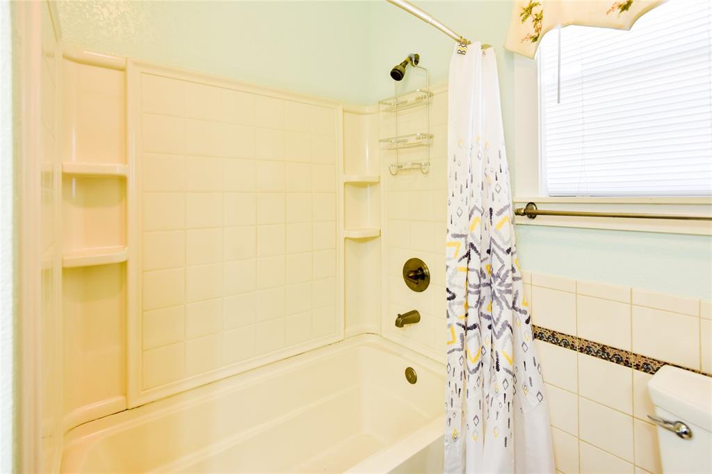 3015 1 Avenue R, Galveston, Texas 77550, 4 Bedrooms Bedrooms, 7 Rooms Rooms,2 BathroomsBathrooms,Single-family,For Sale,Avenue R,65491997