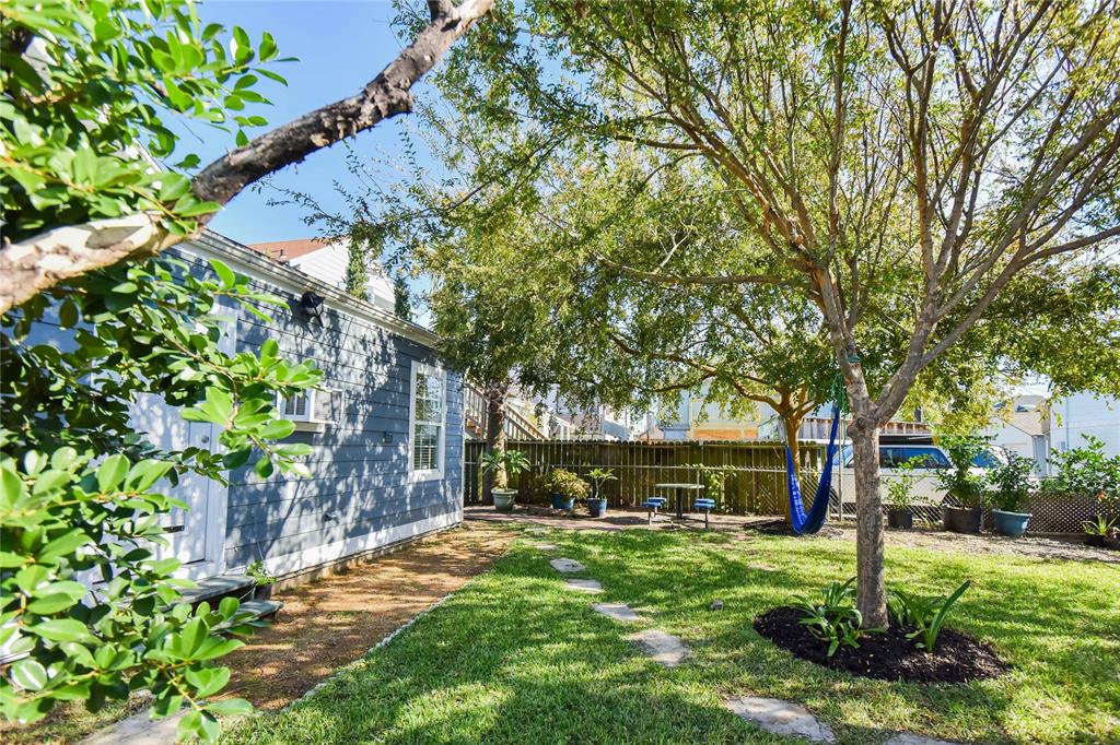 3015 1 Avenue R, Galveston, Texas 77550, 4 Bedrooms Bedrooms, 7 Rooms Rooms,2 BathroomsBathrooms,Single-family,For Sale,Avenue R,65491997