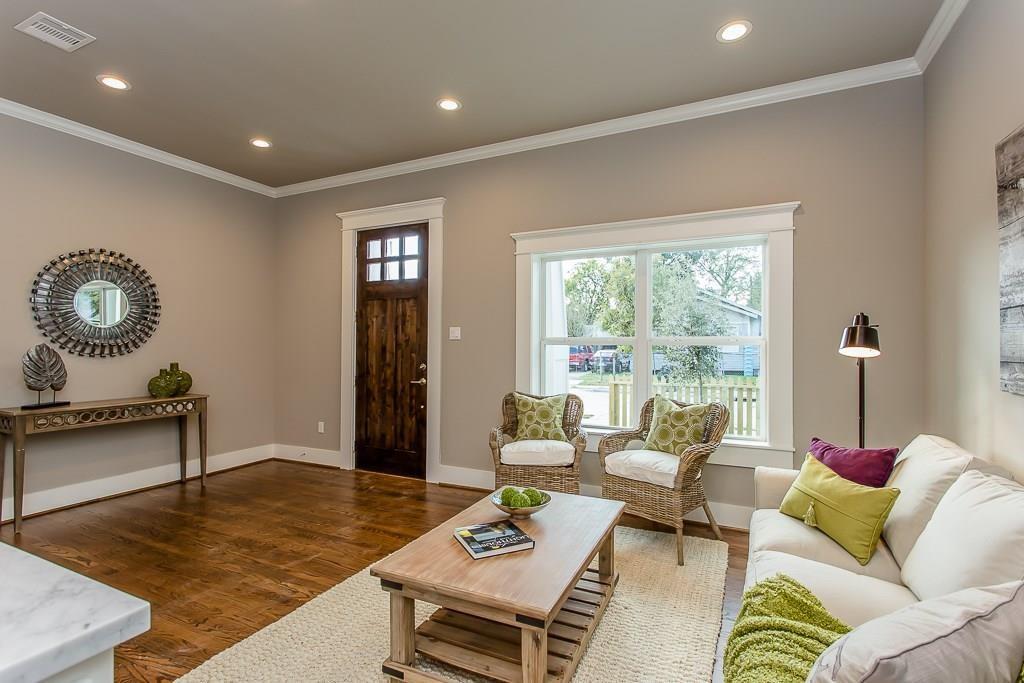 1004 3 Enid Street, Houston, Texas 77009, 4 Bedrooms Bedrooms, 5 Rooms Rooms,3 BathroomsBathrooms,Single-family,For Sale,Enid,75490292