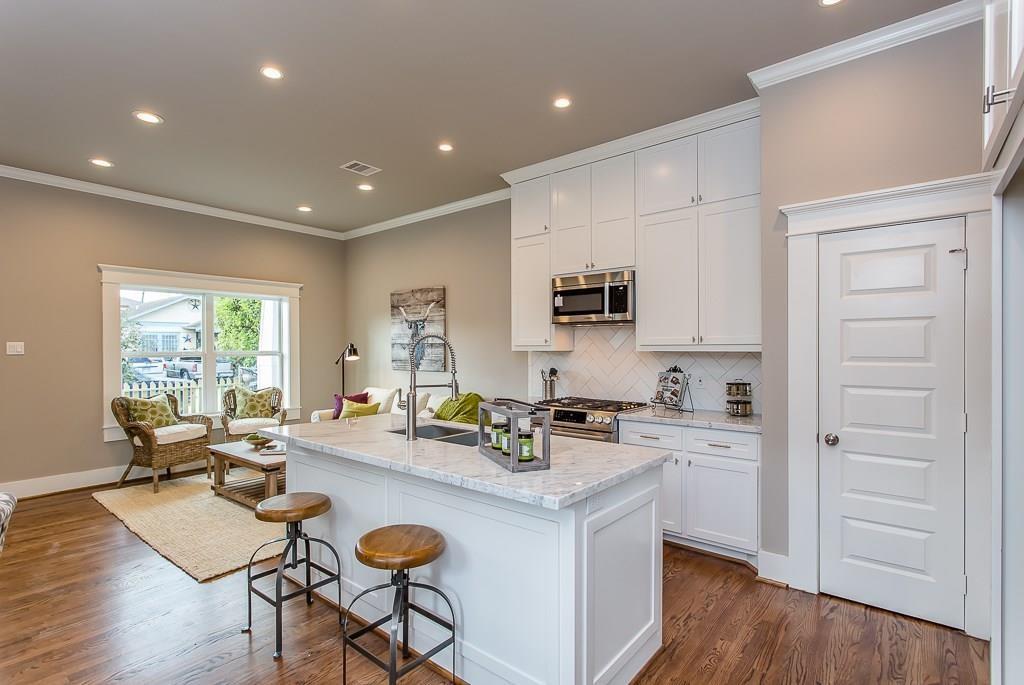 1004 3 Enid Street, Houston, Texas 77009, 4 Bedrooms Bedrooms, 5 Rooms Rooms,3 BathroomsBathrooms,Single-family,For Sale,Enid,75490292