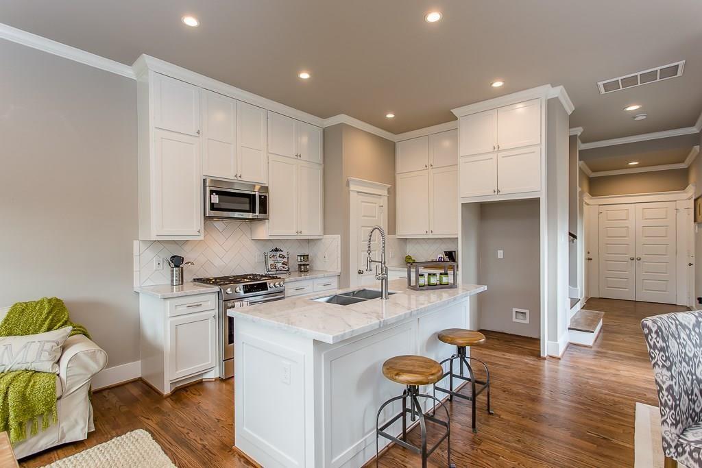 1004 3 Enid Street, Houston, Texas 77009, 4 Bedrooms Bedrooms, 5 Rooms Rooms,3 BathroomsBathrooms,Single-family,For Sale,Enid,75490292