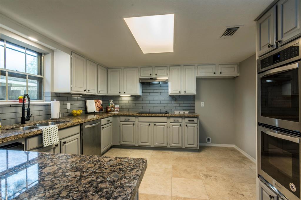 2114 1 Willow Dell Drive, Seabrook, Texas 77586, 3 Bedrooms Bedrooms, 7 Rooms Rooms,2 BathroomsBathrooms,Single-family,For Sale,Willow Dell,70127105
