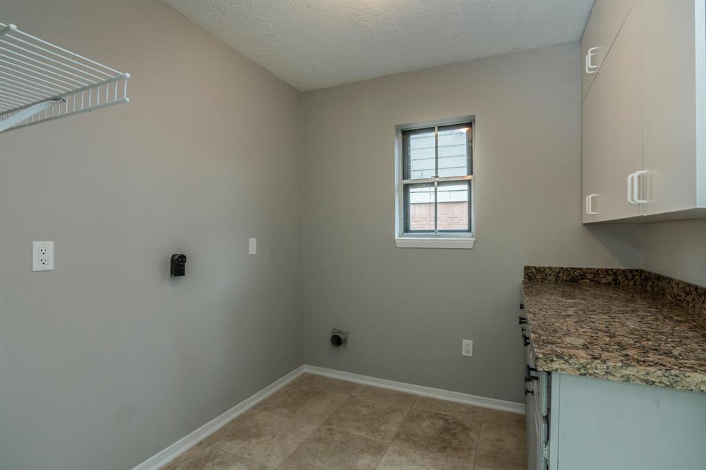 2114 1 Willow Dell Drive, Seabrook, Texas 77586, 3 Bedrooms Bedrooms, 7 Rooms Rooms,2 BathroomsBathrooms,Single-family,For Sale,Willow Dell,70127105