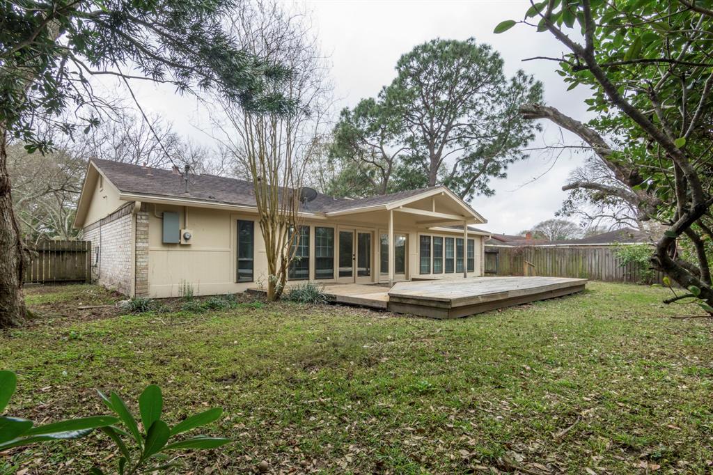 2114 1 Willow Dell Drive, Seabrook, Texas 77586, 3 Bedrooms Bedrooms, 7 Rooms Rooms,2 BathroomsBathrooms,Single-family,For Sale,Willow Dell,70127105