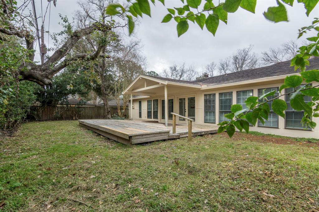 2114 1 Willow Dell Drive, Seabrook, Texas 77586, 3 Bedrooms Bedrooms, 7 Rooms Rooms,2 BathroomsBathrooms,Single-family,For Sale,Willow Dell,70127105