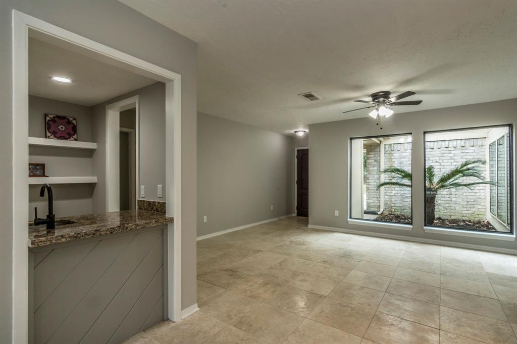 2114 1 Willow Dell Drive, Seabrook, Texas 77586, 3 Bedrooms Bedrooms, 7 Rooms Rooms,2 BathroomsBathrooms,Single-family,For Sale,Willow Dell,70127105