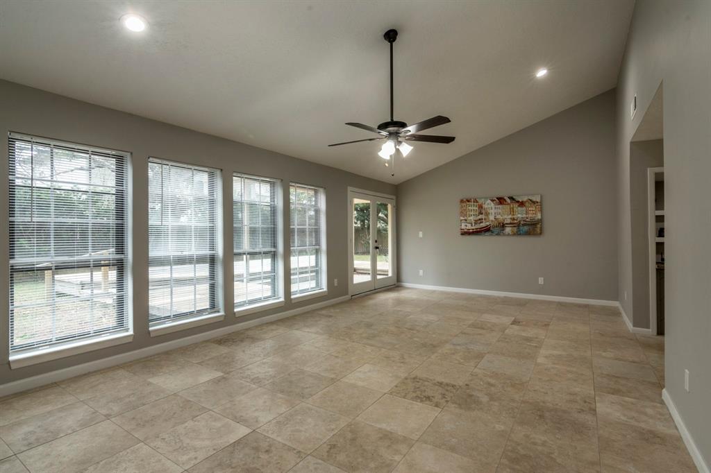 2114 1 Willow Dell Drive, Seabrook, Texas 77586, 3 Bedrooms Bedrooms, 7 Rooms Rooms,2 BathroomsBathrooms,Single-family,For Sale,Willow Dell,70127105