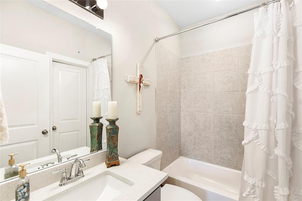 16214 2 Whiteoak Canyon Drive, Humble, Texas 77346, 4 Bedrooms Bedrooms, 8 Rooms Rooms,4 BathroomsBathrooms,Single-family,For Sale,Whiteoak Canyon,69787118