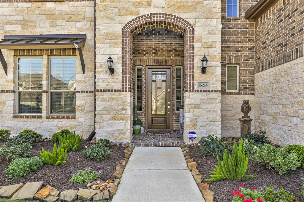 16214 2 Whiteoak Canyon Drive, Humble, Texas 77346, 4 Bedrooms Bedrooms, 8 Rooms Rooms,4 BathroomsBathrooms,Single-family,For Sale,Whiteoak Canyon,69787118