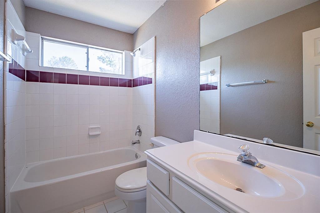 15614 2 Chapel Lake Drive, Cypress, Texas 77429, 4 Bedrooms Bedrooms, 4 Rooms Rooms,3 BathroomsBathrooms,Single-family,For Sale,Chapel Lake,62850248