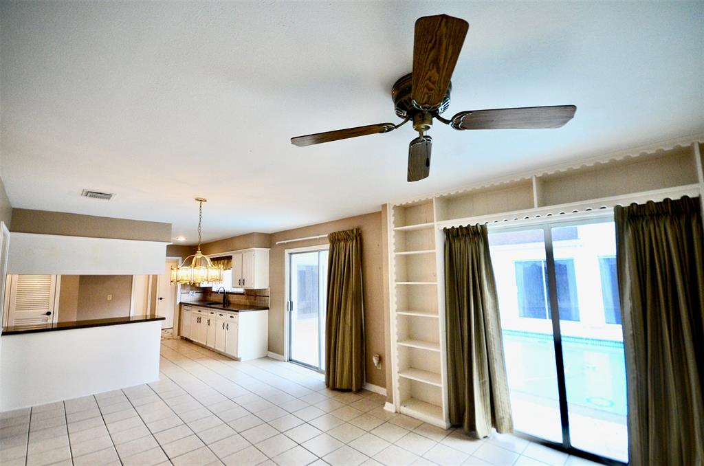 403 1 Longview Drive, Sugar Land, Texas 77478, 3 Bedrooms Bedrooms, 9 Rooms Rooms,2 BathroomsBathrooms,Single-family,For Sale,Longview,72786936