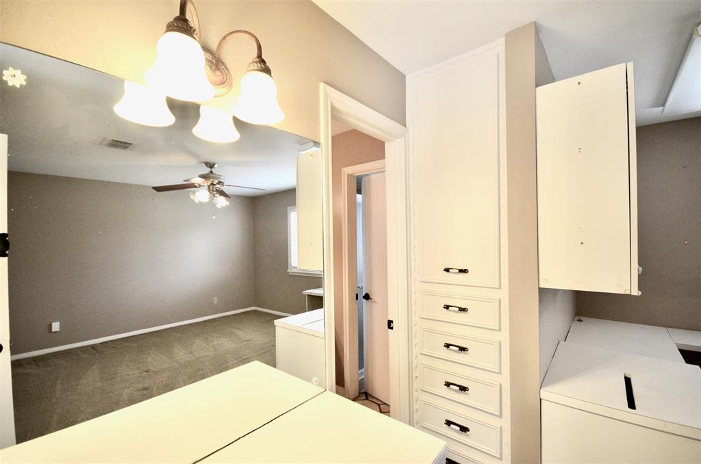 403 1 Longview Drive, Sugar Land, Texas 77478, 3 Bedrooms Bedrooms, 9 Rooms Rooms,2 BathroomsBathrooms,Single-family,For Sale,Longview,72786936