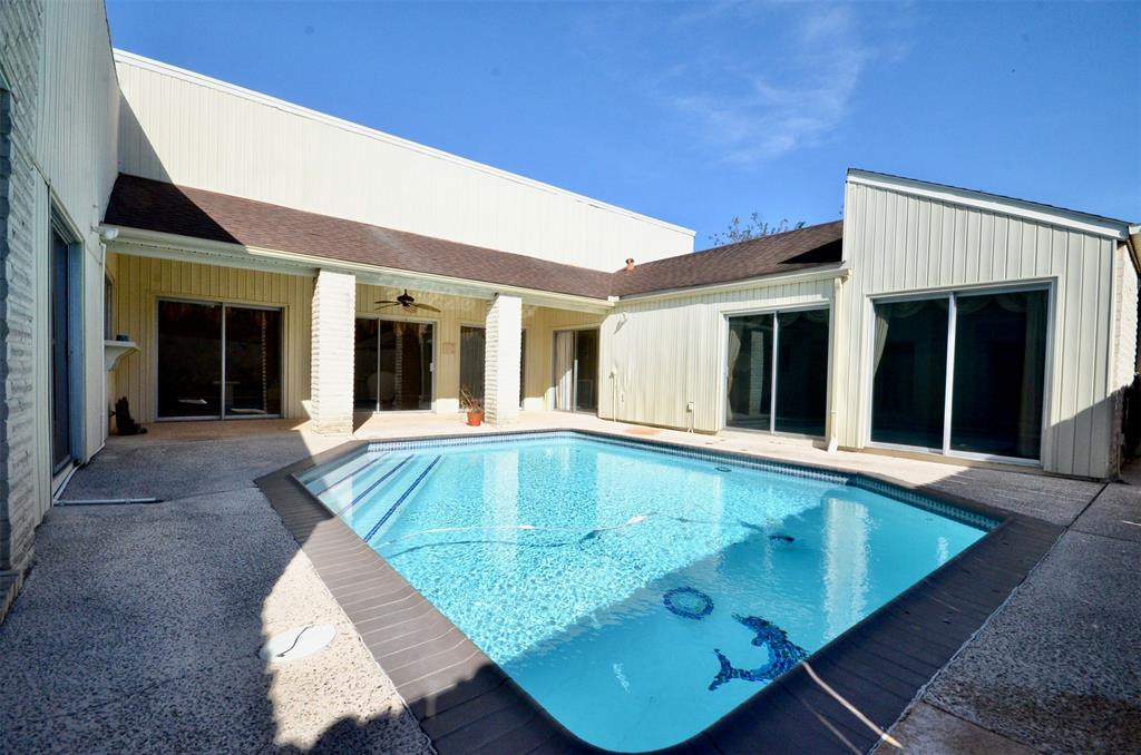 403 1 Longview Drive, Sugar Land, Texas 77478, 3 Bedrooms Bedrooms, 9 Rooms Rooms,2 BathroomsBathrooms,Single-family,For Sale,Longview,72786936