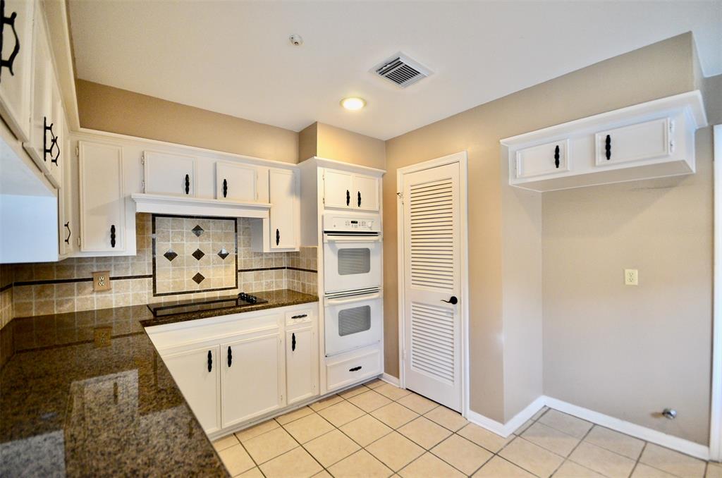 403 1 Longview Drive, Sugar Land, Texas 77478, 3 Bedrooms Bedrooms, 9 Rooms Rooms,2 BathroomsBathrooms,Single-family,For Sale,Longview,72786936