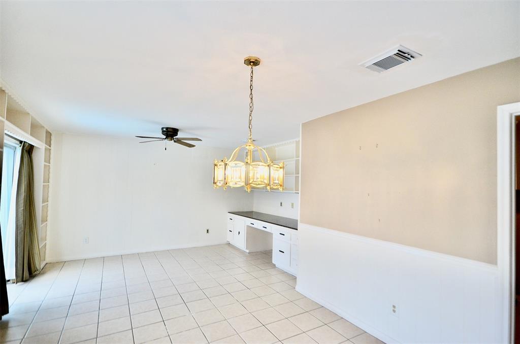 403 1 Longview Drive, Sugar Land, Texas 77478, 3 Bedrooms Bedrooms, 9 Rooms Rooms,2 BathroomsBathrooms,Single-family,For Sale,Longview,72786936