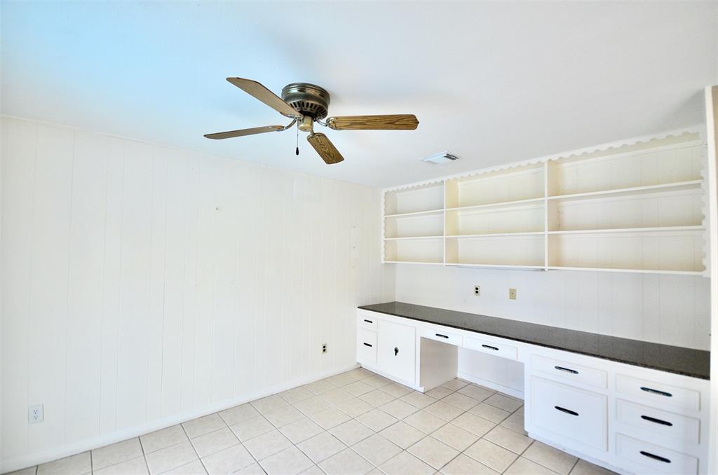 403 1 Longview Drive, Sugar Land, Texas 77478, 3 Bedrooms Bedrooms, 9 Rooms Rooms,2 BathroomsBathrooms,Single-family,For Sale,Longview,72786936
