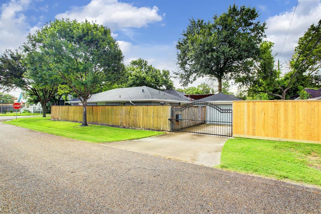 313 1 Northwood Street, Houston, Texas 77009, 2 Bedrooms Bedrooms, 5 Rooms Rooms,2 BathroomsBathrooms,Single-family,For Sale,Northwood,34536488