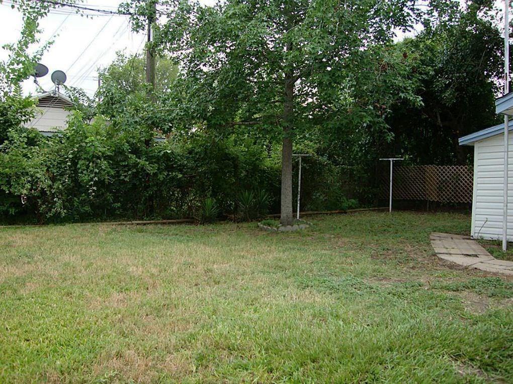 902 1 15th 1/2 Street, Houston, Texas 77008, 2 Bedrooms Bedrooms, 2 Rooms Rooms,1 BathroomBathrooms,Single-family,For Sale,15th 1/2,7629083