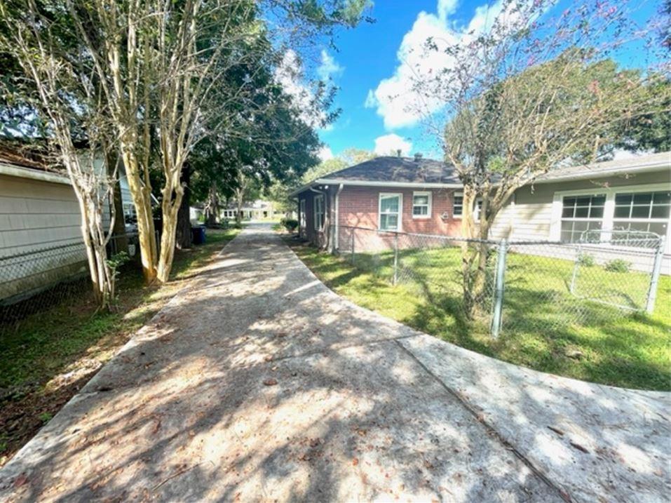 406 1 Wakefield Drive, League City, Texas 77573, 5 Bedrooms Bedrooms, 15 Rooms Rooms,3 BathroomsBathrooms,Single-family,For Sale,Wakefield,61378414