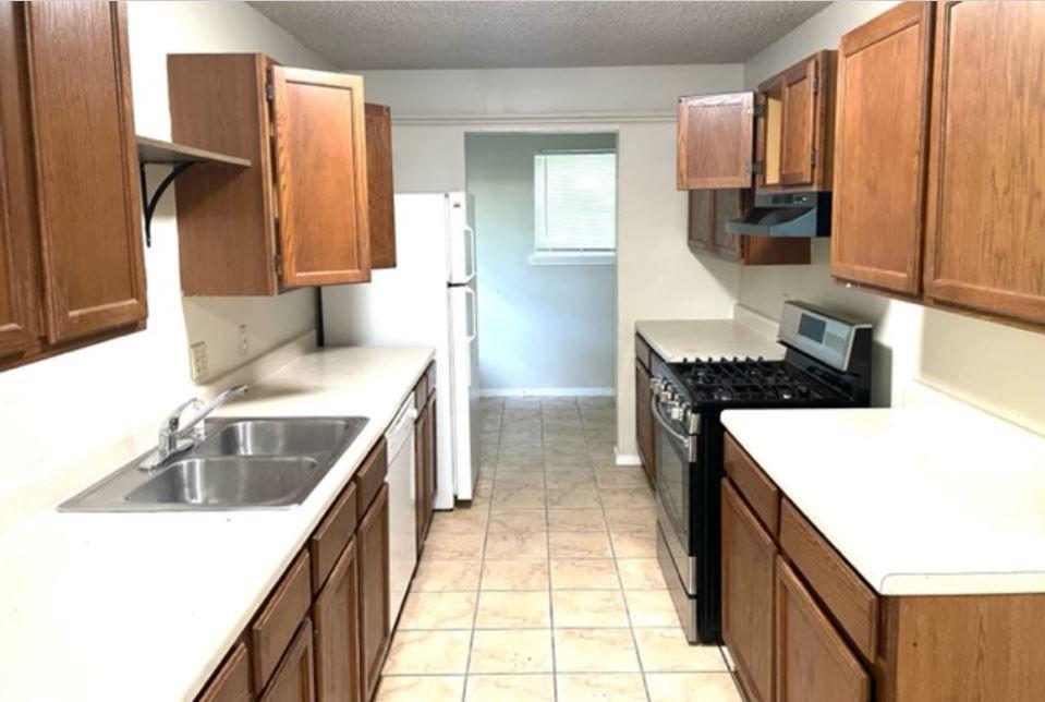 406 1 Wakefield Drive, League City, Texas 77573, 5 Bedrooms Bedrooms, 15 Rooms Rooms,3 BathroomsBathrooms,Single-family,For Sale,Wakefield,61378414