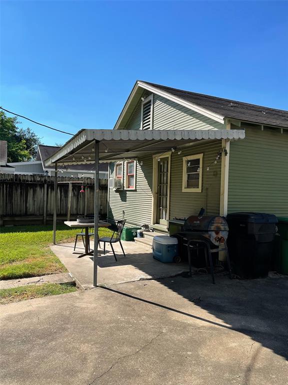 1127 1 Nadine Street, Houston, Texas 77009, 2 Bedrooms Bedrooms, 4 Rooms Rooms,1 BathroomBathrooms,Single-family,For Sale,Nadine,37916270