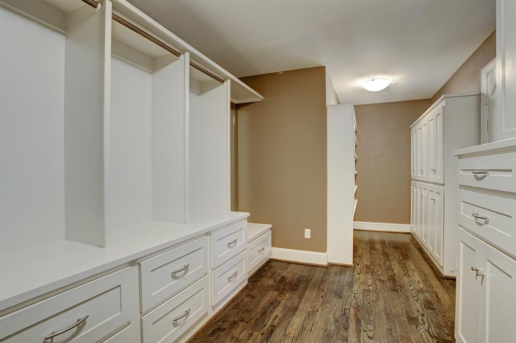 2315 3 Bolsover Street, Houston, Texas 77005, 4 Bedrooms Bedrooms, 14 Rooms Rooms,5 BathroomsBathrooms,Single-family,For Sale,Bolsover,64534955