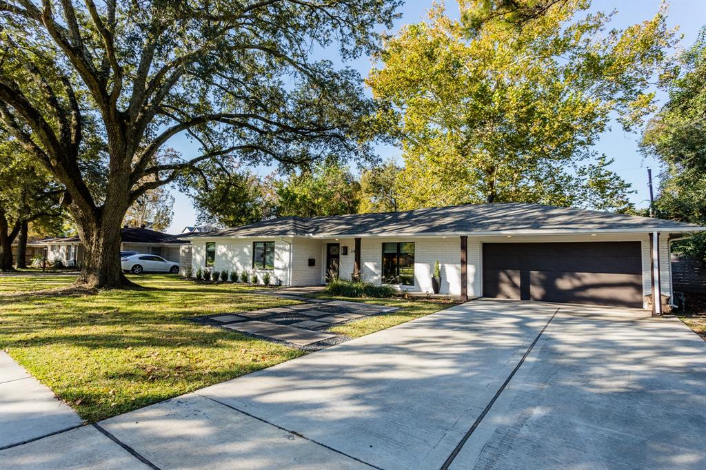 2003 1 Wycliffe Drive, Houston, Texas 77043, 3 Bedrooms Bedrooms, 9 Rooms Rooms,2 BathroomsBathrooms,Single-family,For Sale,Wycliffe,31820237